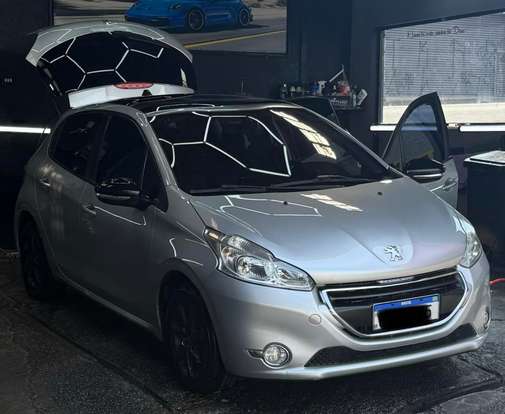 PEUGEOT-208-2013