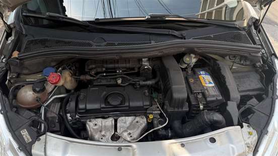 PEUGEOT-208-2013