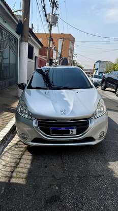 PEUGEOT-208-2013