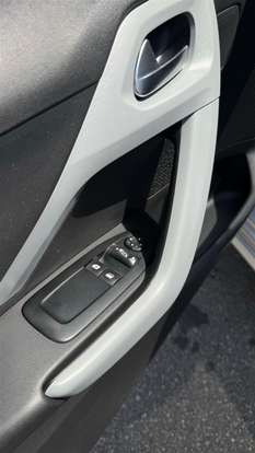 PEUGEOT-208-2013