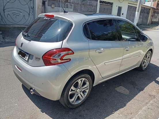 PEUGEOT-208-1.6 GRIFFE 16V FLEX 4P MANUAL PEUGEOT-208-2015