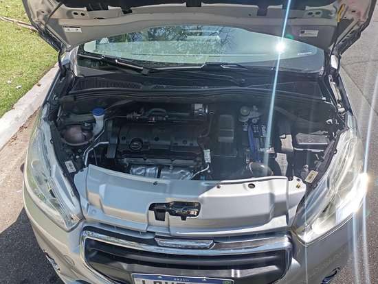 PEUGEOT-208-2015