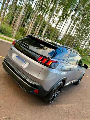 PEUGEOT-3008-2018