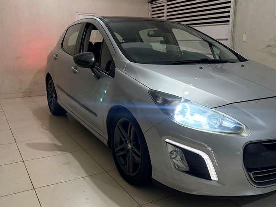 PEUGEOT-308-1.6 GRIFFE THP 16V GASOLINA 4P AUTOMÁTICO PEUGEOT-308-2013