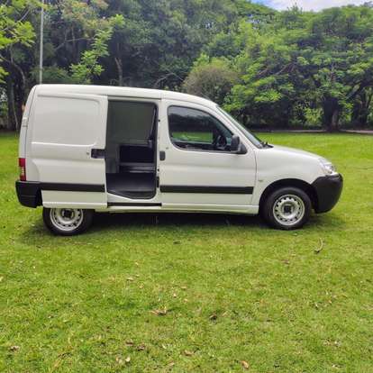 PEUGEOT-PARTNER-1.6 FURGÃO 800KG 16V FLEX 3P MANUAL PEUGEOT-PARTNER-2021