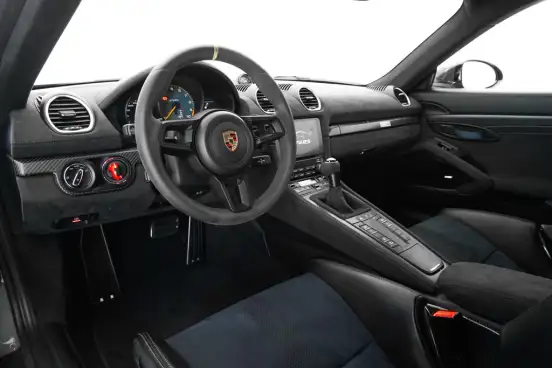 PORSCHE-718-2022