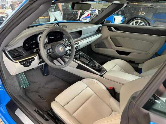 PORSCHE-911-2023
