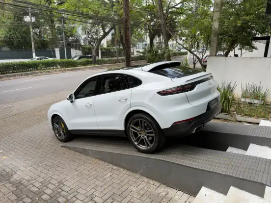 PORSCHE-CAYENNE-2019