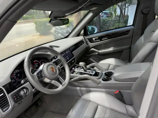 PORSCHE-CAYENNE-2019