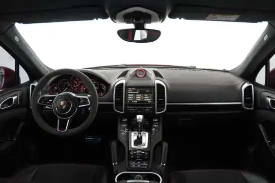 PORSCHE-CAYENNE-2015