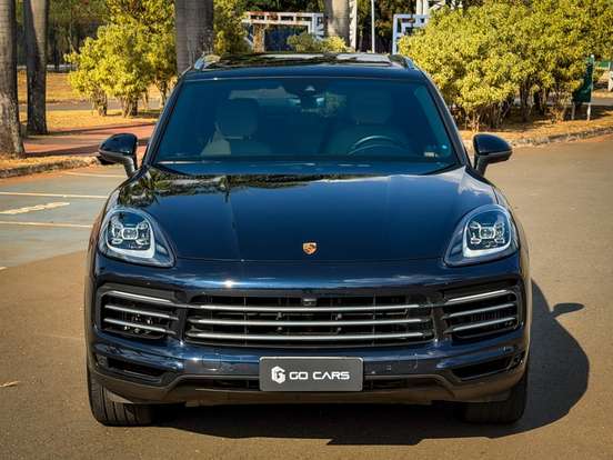 PORSCHE-CAYENNE-2021