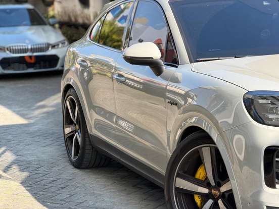PORSCHE-CAYENNE-2025