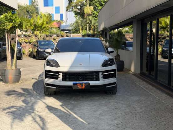 PORSCHE-CAYENNE-2025