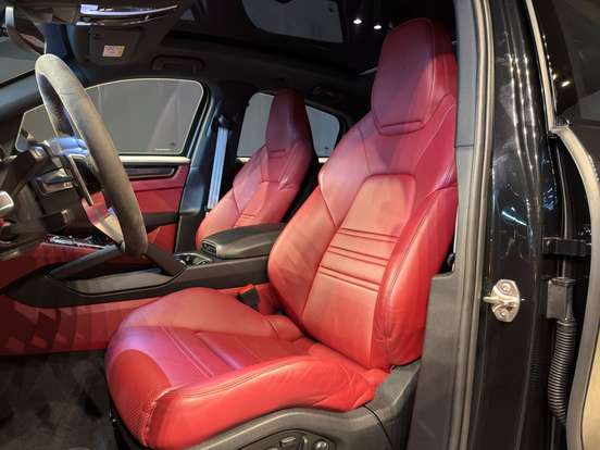 PORSCHE-CAYENNE-2023