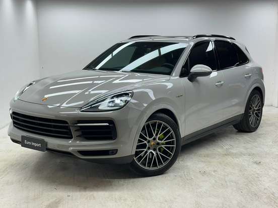 PORSCHE-CAYENNE-2023