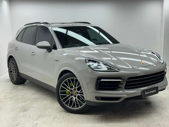PORSCHE-CAYENNE-2023