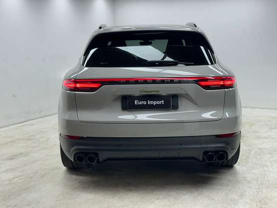 PORSCHE-CAYENNE-2023