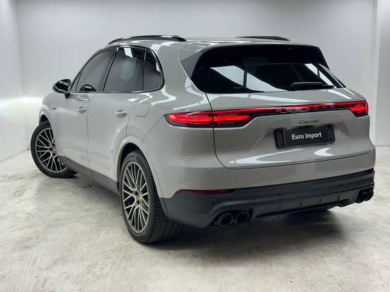 PORSCHE-CAYENNE-2023