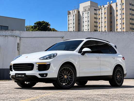 PORSCHE-CAYENNE-2017