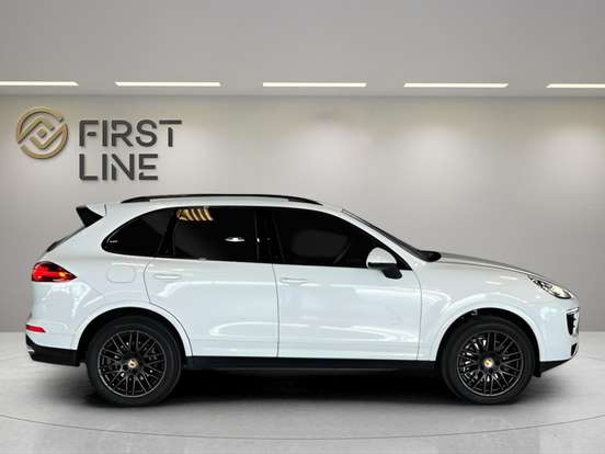 PORSCHE-CAYENNE-2017