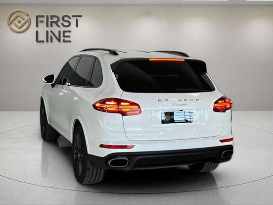 PORSCHE-CAYENNE-2017