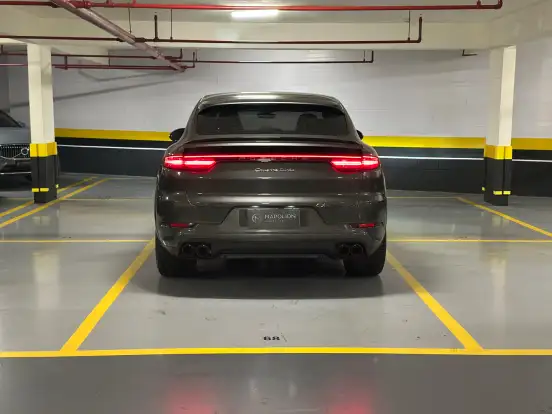 PORSCHE-CAYENNE-2021