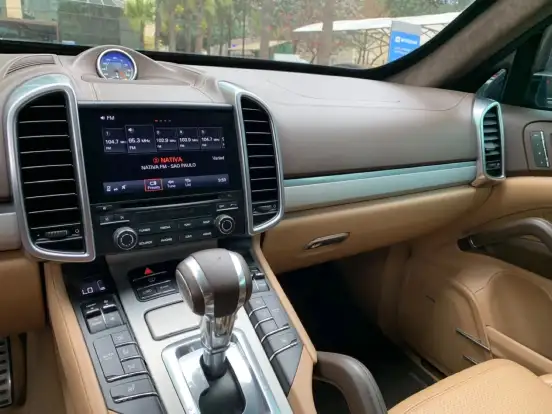 PORSCHE-CAYENNE-2017