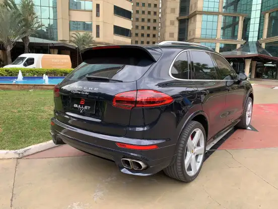PORSCHE-CAYENNE-2017