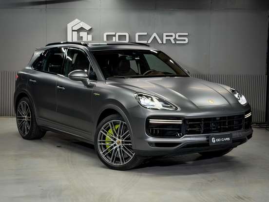 PORSCHE-CAYENNE-2022