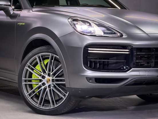 PORSCHE-CAYENNE-2022