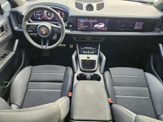 PORSCHE-CAYENNE-2025