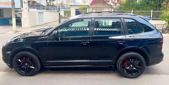 PORSCHE-CAYENNE-2010