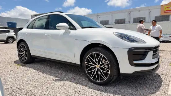 PORSCHE-MACAN-2023