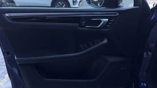 PORSCHE-MACAN-2023