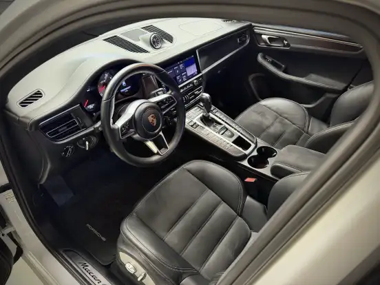 PORSCHE-MACAN-2020