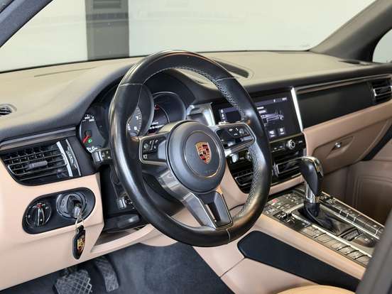 PORSCHE-MACAN-2019