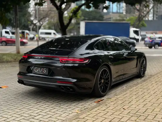 PORSCHE-PANAMERA-2020