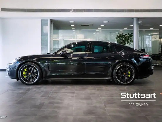 PORSCHE-PANAMERA-2023