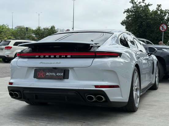 PORSCHE-PANAMERA-2024