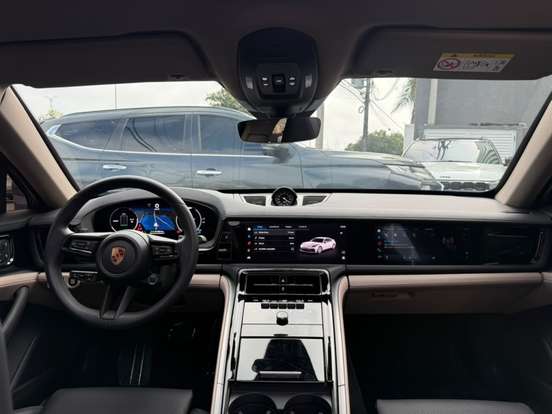 PORSCHE-PANAMERA-2024