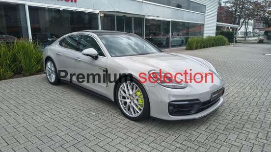 PORSCHE-PANAMERA-2020