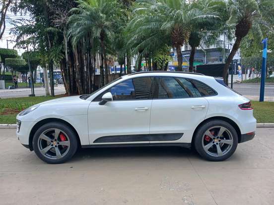 PORSCHE-MACAN-2015