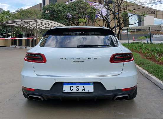 PORSCHE-MACAN-2015