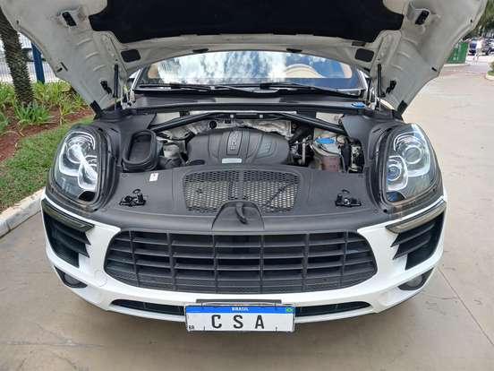 PORSCHE-MACAN-2015