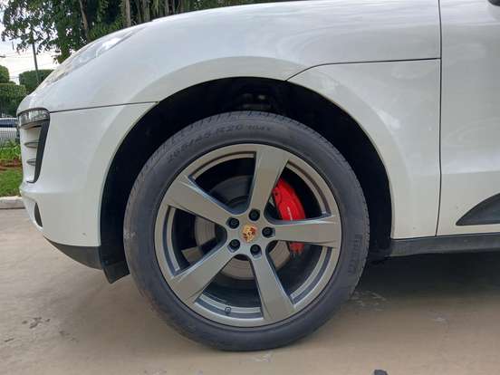 PORSCHE-MACAN-2015