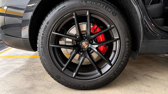 PORSCHE-MACAN-2025