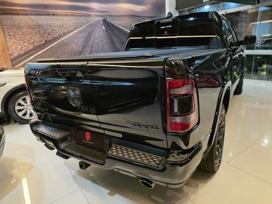 RAM-1500-5.7 V8 GASOLINA LIMITED NIGHT EDITION CD 4X4 AUTOMÁTICO RAM-1500-2023
