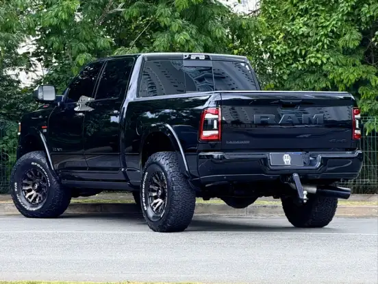 RAM-2500-6.7 I6 TURBO DIESEL NIGHT EDITION CD 4X4 AUTOMÁTICO RAM-2500-2021
