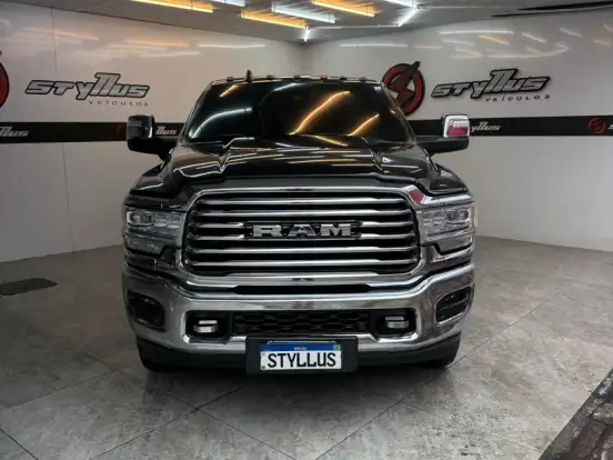 RAM-3500-6.7 I6 TURBO DIESEL LIMITED LONGHORN CD 4X4 AUTOMÁTICO RAM-3500-2023