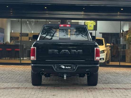 RAM-CLASSIC-5.7 V8 GASOLINA LARAMIE CD 4X4 AUTOMÁTICO RAM-CLASSIC-2022